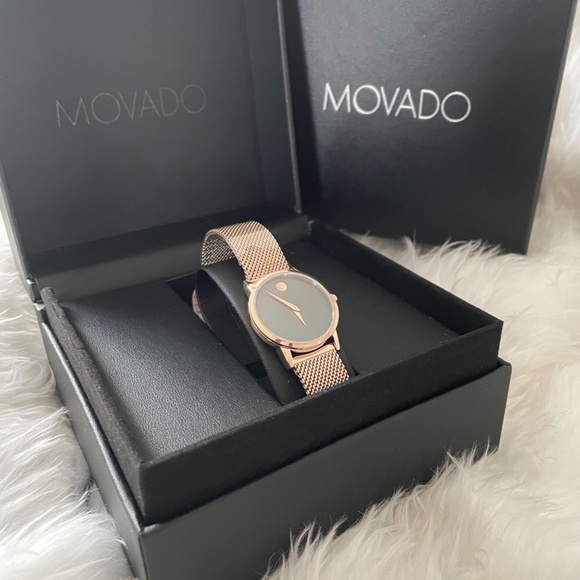 Movado Museum classic stainless steel with mother of pearl dial on rose gold main image 8